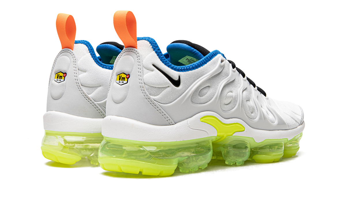 AIR VAPORMAX PLUS MNS WMNS "Photon Dust" DQ4695 001